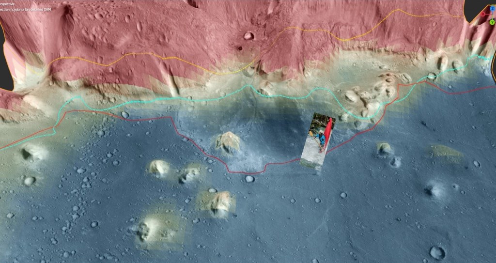 This image has an empty alt attribute; its file name is fan2.jpg