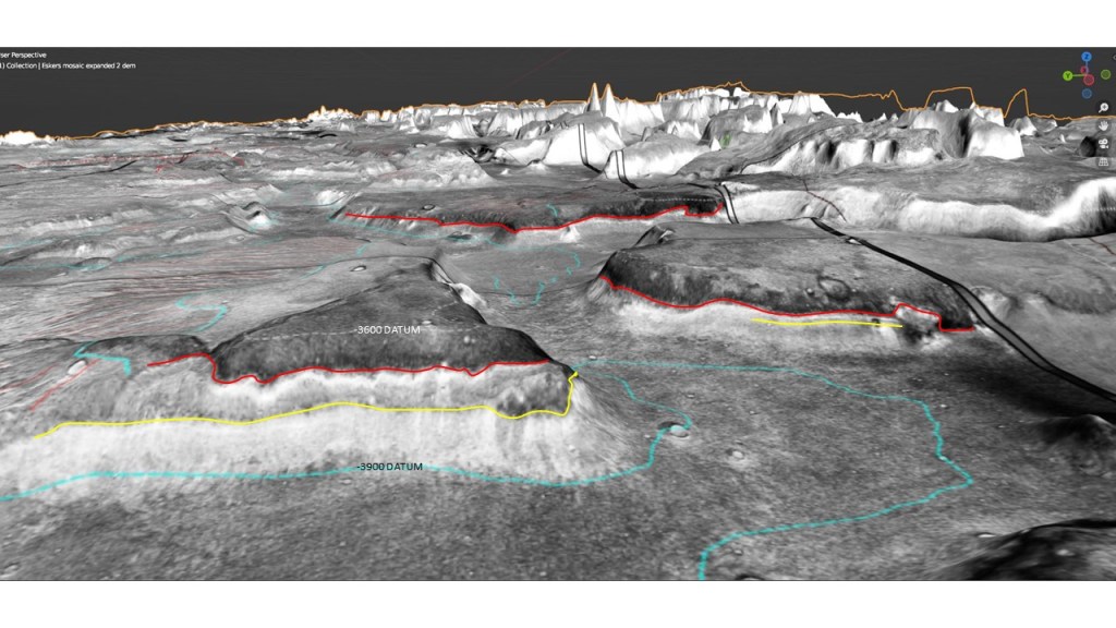 This image has an empty alt attribute; its file name is strat2.jpg